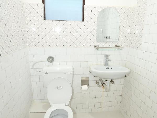 Aarya Chaitya Inn : photo 5 de la chambre chambre triple standard