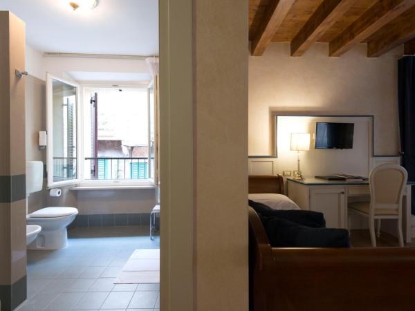 Albergo Mazzanti : photo 4 de la chambre chambre triple