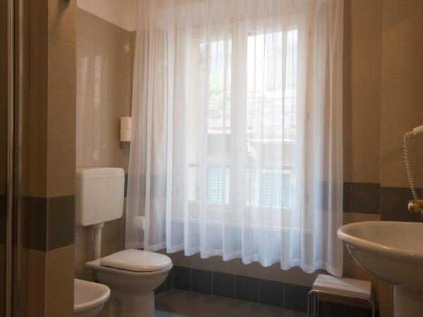 Albergo Mazzanti : photo 6 de la chambre chambre triple