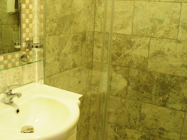 Cricklewood Lodge Hotel : photo 9 de la chambre chambre familiale