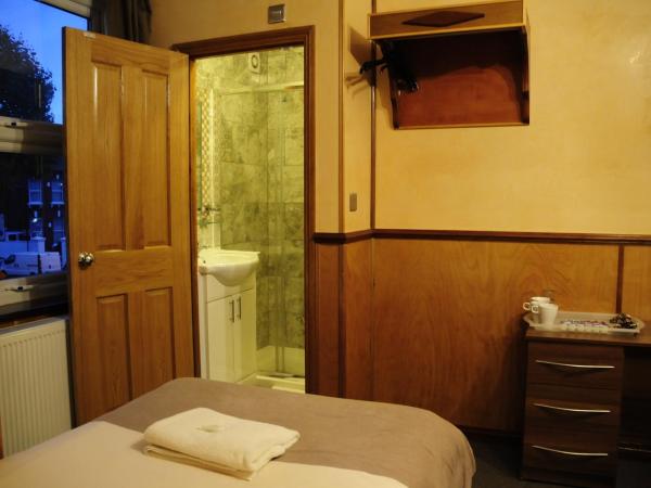 Cricklewood Lodge Hotel : photo 10 de la chambre chambre familiale