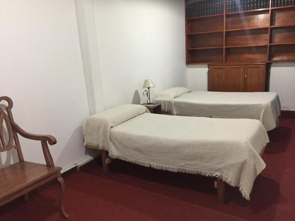 Posada Casa de Borgoña : photo 1 de la chambre chambre lits jumeaux avec salle de bains commune