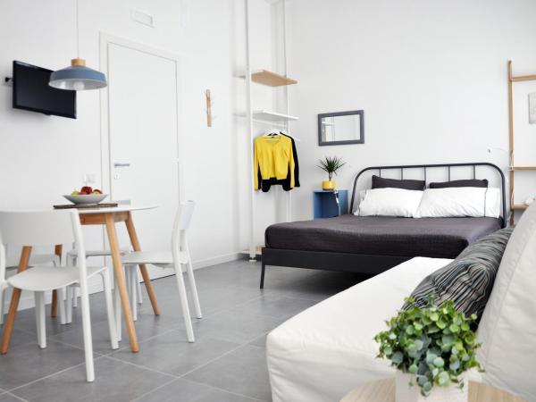 Capofortuna B&B Salerno Centro : photo 2 de la chambre chambre lit king-size deluxe