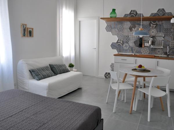 Capofortuna B&B Salerno Centro : photo 1 de la chambre chambre lit king-size deluxe