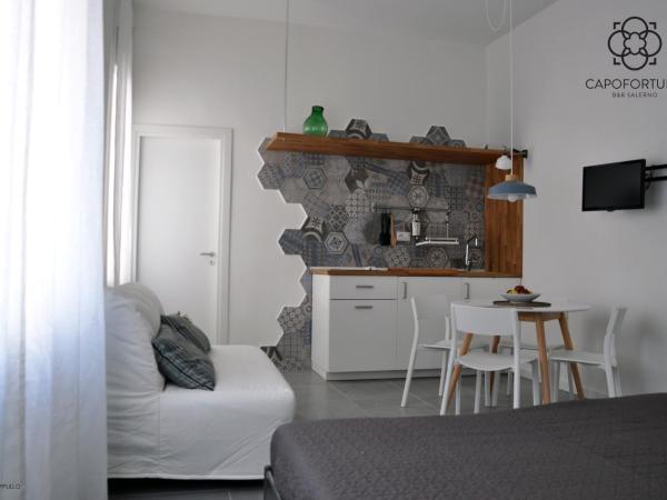 Capofortuna B&B Salerno Centro : photo 3 de la chambre chambre lit king-size deluxe