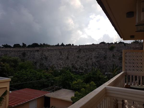 Georgia Old Town Apartments : photo 5 de la chambre chambre double avec balcon