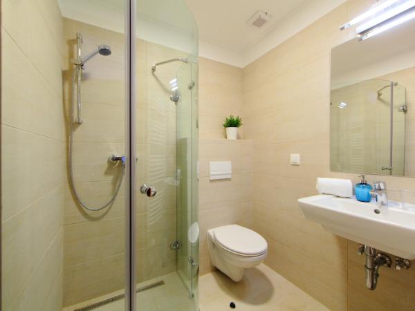 Arácsi Vendégház : photo 9 de la chambre chambre double deluxe