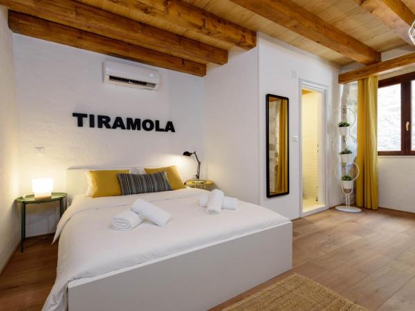 Apartments & Rooms Tiramola - Old Town : photo 1 de la chambre chambre double deluxe