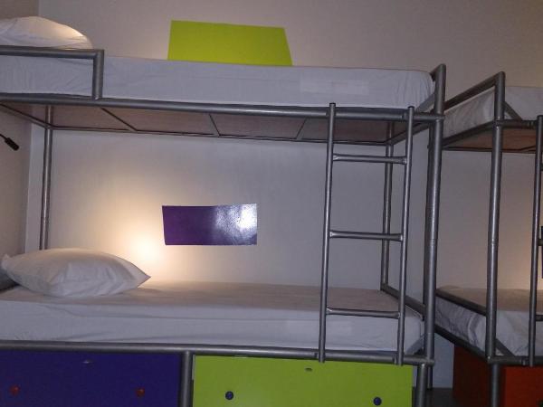 Pousada e Hostel Chez Marianne : photo 3 de la chambre chambre quadruple avec salle de bains privative