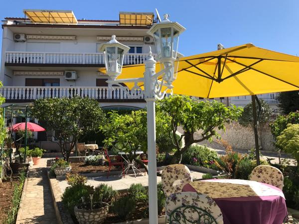 Family Apartments Vesna- 100 m Beach -Center Crikvenica : photo 4 de la chambre appartement 2 chambres avec balcon