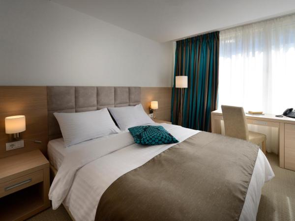 Grand Hotel Adriatic II : photo 5 de la chambre chambre double ou lits jumeaux