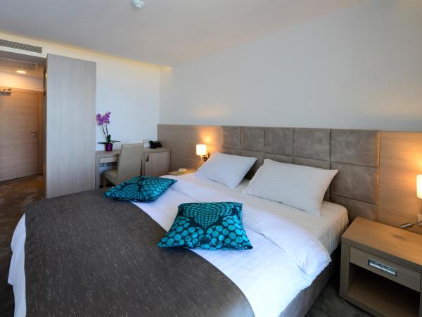 Grand Hotel Adriatic II : photo 6 de la chambre chambre double avec balcon - vue sur mer