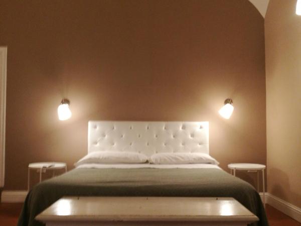 Bed morelli 49 , chiaia : photo 6 de la chambre suite