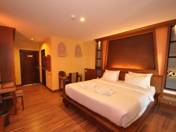 Chalelarn Hotel Hua Hin : photo 7 de la chambre chambre double ou lits jumeaux supérieure avec vue partielle sur la mer