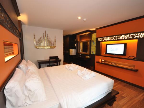 Chalelarn Hotel Hua Hin : photo 10 de la chambre chambre double ou lits jumeaux supérieure avec vue partielle sur la mer