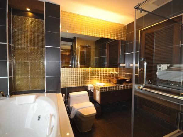 Chalelarn Hotel Hua Hin : photo 10 de la chambre suite avec baignoire spa