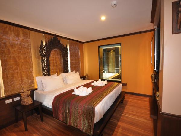Chalelarn Hotel Hua Hin : photo 6 de la chambre suite avec baignoire spa