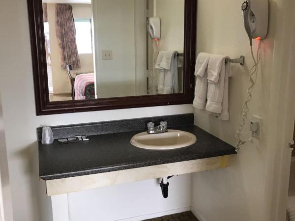 American Inn : photo 1 de la chambre chambre avec 2 lits queen-size - fumeurs