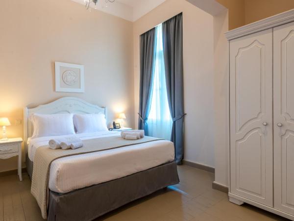 Palladian Home : photo 5 de la chambre chambre double avec vue sur la place