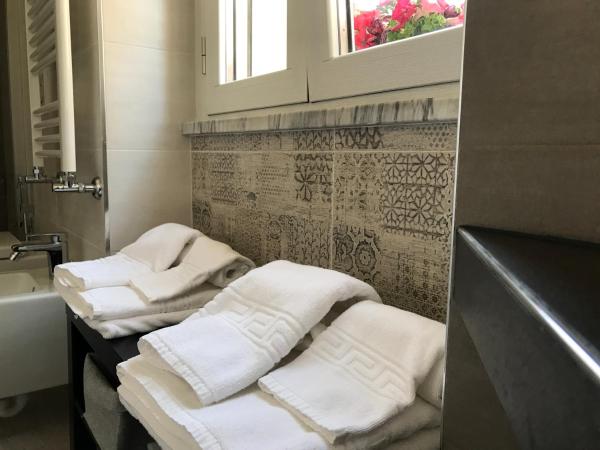 L'AlbaRosa - Camere : photo 7 de la chambre chambre double ou lits jumeaux avec balcon