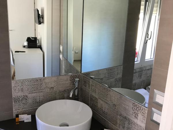 L'AlbaRosa - Camere : photo 5 de la chambre chambre double ou lits jumeaux avec balcon