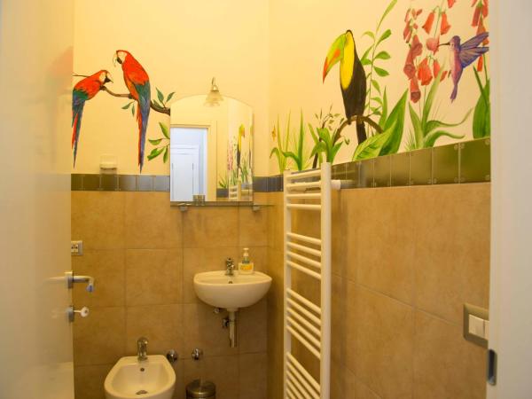 I Tre Arcangeli LT : photo 2 de la chambre chambre double ou lits jumeaux avec salle de bains privative externe