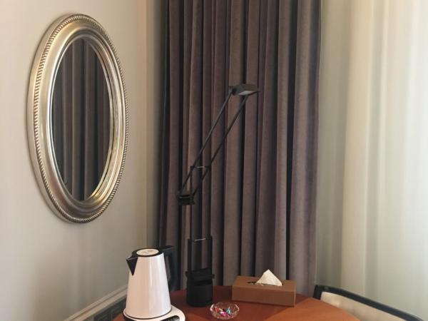 Golden Tulip Bund New Asia (The Former Jinjiang Metropolo Hotel Classiq Shanghai,Rock Bund) : photo 6 de la chambre chambre lits jumeaux supérieure