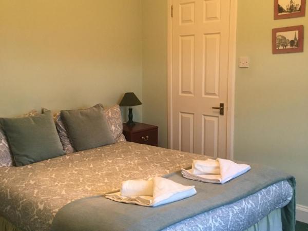 Airdenair Guest House : photo 4 de la chambre chambre double avec salle de bains privative