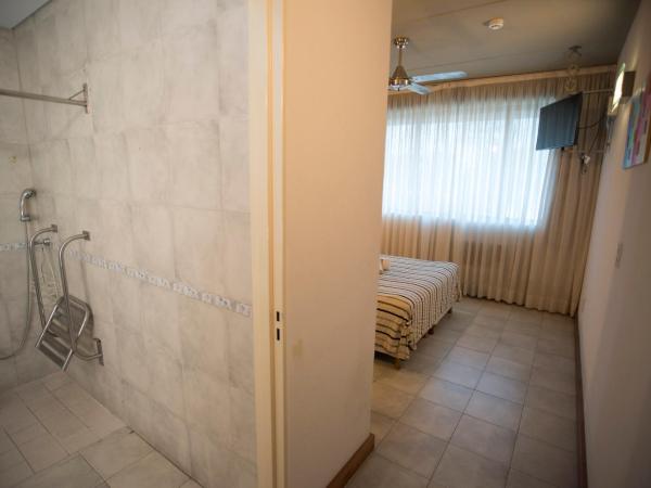 Hotel Necof : photo 2 de la chambre chambre double - accessible aux personnes à mobilité réduite