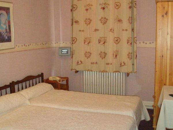 Hotel des Alpes : photo 2 de la chambre chambre double ou lits jumeaux standard