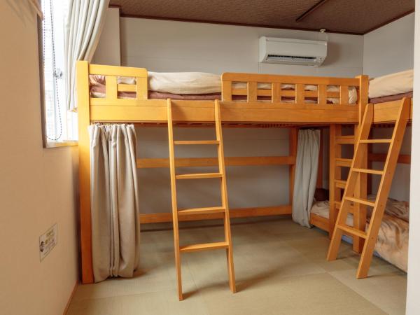 Fukuoka Hana Hostel : photo 1 de la chambre lit dans dortoir mixte de 3 lits