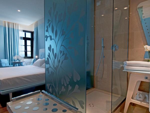 JR Hotels Bari Grande Albergo delle Nazioni : photo 10 de la chambre chambre familiale deluxe