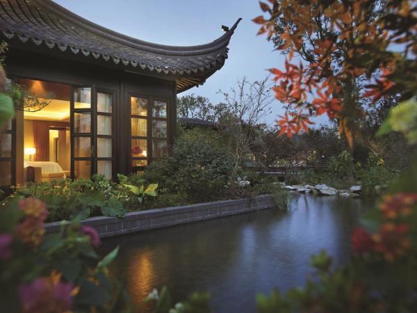Four Seasons Hotel Hangzhou at West Lake : photo 4 de la chambre west lake suite
