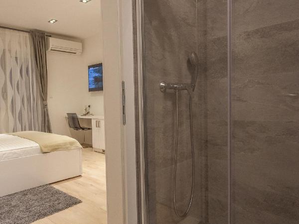Priuli Luxury Rooms : photo 1 de la chambre chambre double deluxe avec balcon - annexe - 5 rue vukovarska