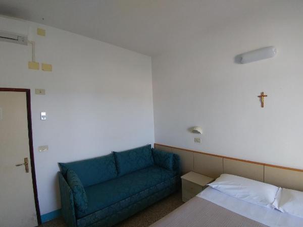 Hotel Capitol : photo 1 de la chambre chambre double