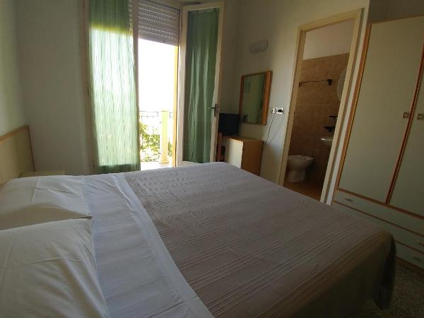 Hotel Capitol : photo 2 de la chambre chambre double - vue sur mer