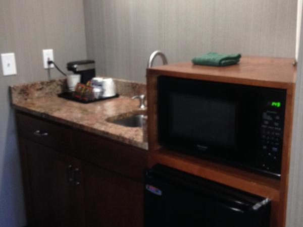 Country Inn & Suites by Radisson, Delta Park North Portland : photo 6 de la chambre suite 1 chambre lit king-size