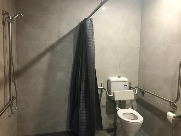 Breeze Lodge : photo 4 de la chambre lit dans dortoir mixte de 4 lits avec salle de bains commune