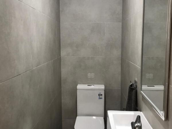 Breeze Lodge : photo 4 de la chambre lit dans dortoir mixte de 4 lits avec salle de bains privée