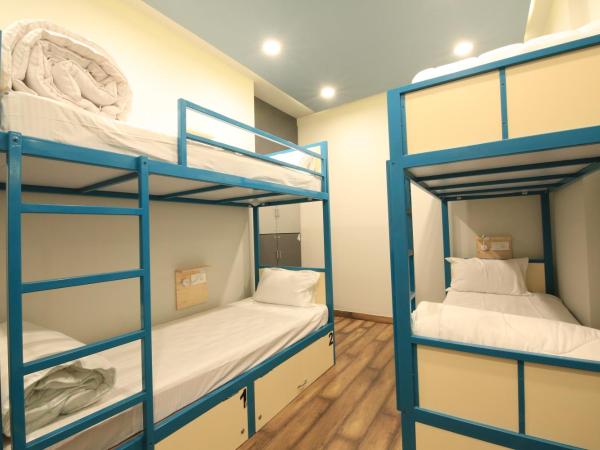 Blue Beds Hostel : photo 1 de la chambre lit dans dortoir mixte de 4 lits avec climatisation