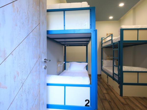Blue Beds Hostel : photo 5 de la chambre lit dans dortoir mixte de 4 lits avec climatisation