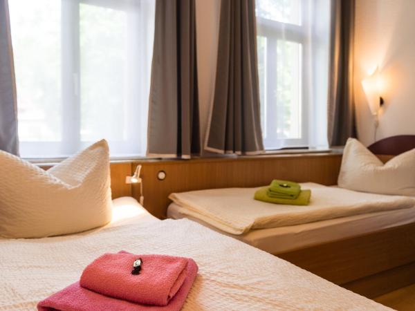 Pension an der Pillnitzer Schlossfähre : photo 4 de la chambre chambre double