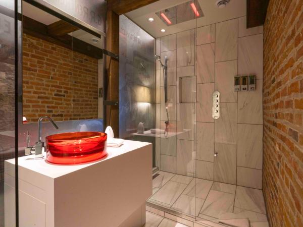 Auberge Place d'Armes : photo 3 de la chambre suite renfrew