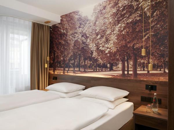 HYPERION Hotel Berlin : photo 8 de la chambre chambre double ou lits jumeaux confort 