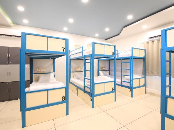 Blue Beds Hostel : photo 9 de la chambre bed in a/c mixed dorm with balcony & ensuite 2 bathrooms