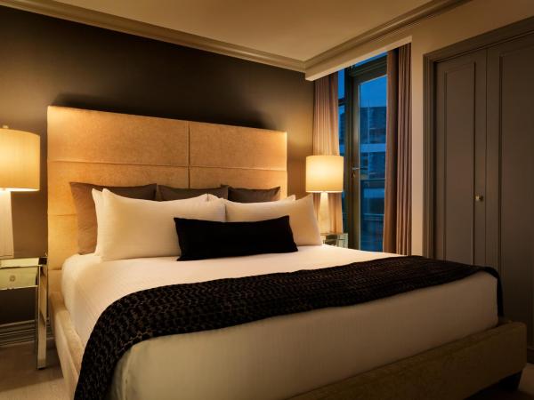 Hotel Le Soleil by Executive Hotels : photo 4 de la chambre penthouse senior (avec canapé-lit)