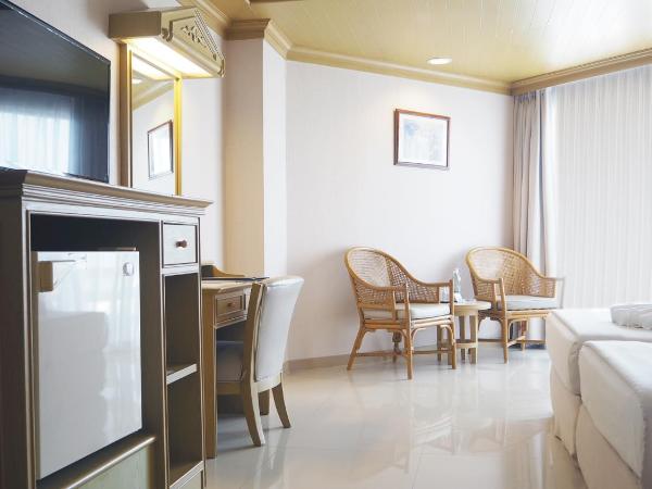 City Beach Resort : photo 3 de la chambre chambre deluxe double ou lits jumeaux