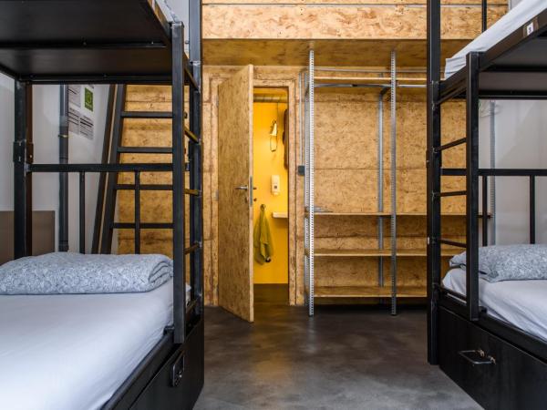 Stay Swanky Hostel : photo 5 de la chambre lit superposé dans dortoir mixte