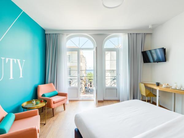 Colors Urban Hotel Thessaloniki : photo 1 de la chambre grande chambre - vue partielle sur mer 