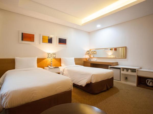 Hotel Pharos : photo 3 de la chambre chambre lits jumeaux standard